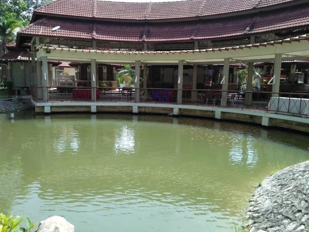 Hotel Felda Residence Hot Springs Sungkai Dış mekan fotoğraf